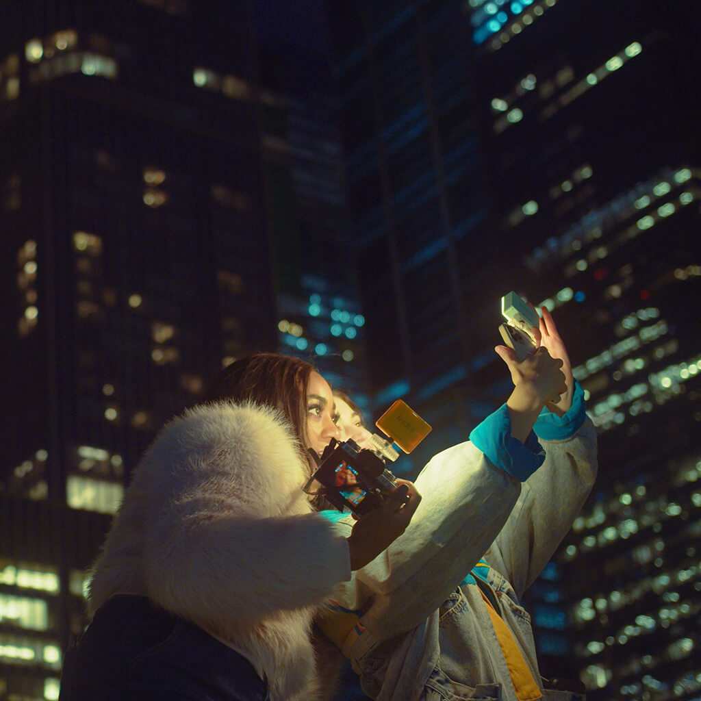 iwata Genius M1 Pro selfie at night