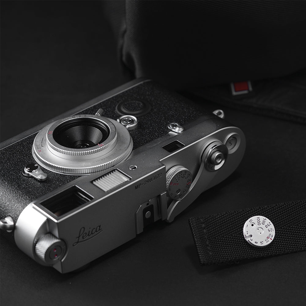 Funleader leica m3 925 silver shutter speed dial brooch pinned on black strap